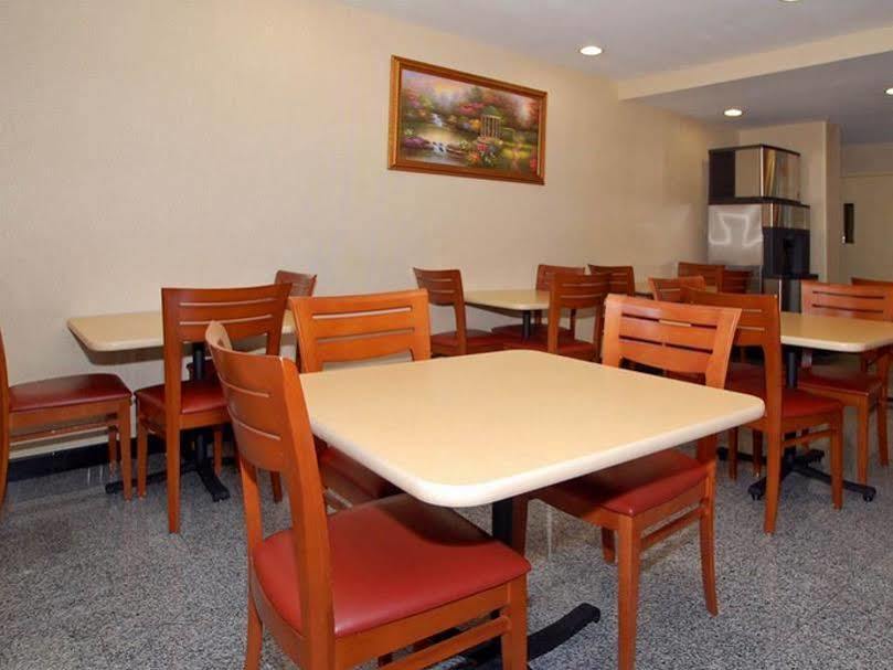 Comfort Inn Jfk Airport 뉴욕 레스토랑 사진